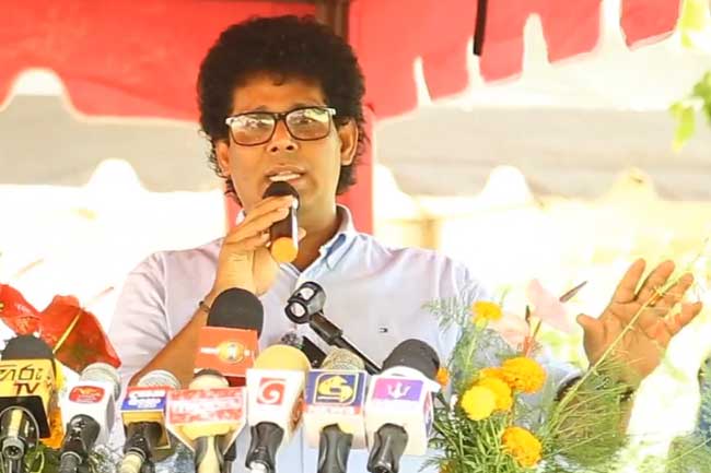 රාජ්‍ය සේවකයන්ට ගෙවීමේ ක්‍රමයට සහල් කිලෝ 20ක් දෙනවා - ඇමති වසන්ත 