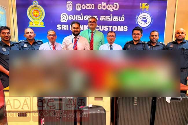 දුම්වැටි සමඟ මාට්ටු වූ චීන ව්‍යාපාරිකයෝ