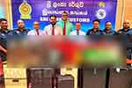 දුම්වැටි සමඟ මාට්ටු වූ චීන ව්‍යාපාරිකයෝ