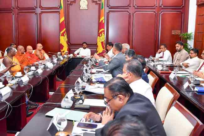 මත්ද්‍රව්‍ය ව්‍යසනය මුලිනුපුටා දැමීම ජාතික සැලැස්මකට ක්‍රියාත්මක විය යුතුයි - ජනපති  