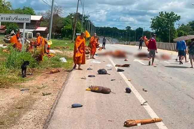 කැබ් රථයක ගැටීමෙන් භික්ෂූන් වහන්සේ 8නමක් අපවත් වෙති