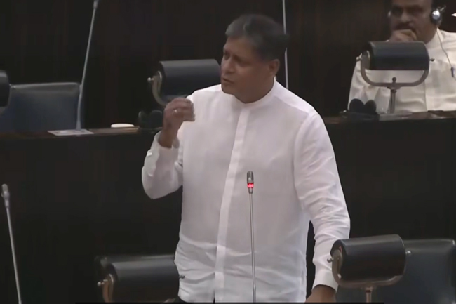 දේශපාලන පැළිගැනීම් රටේ ප්‍රධාන මාතෘකාව වෙන්න බෑ - දිලිත්ගෙන් සැර ප්‍රකාශයක්