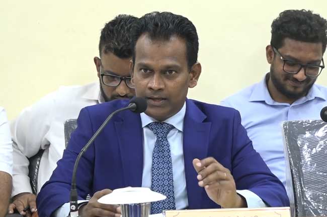 සංචාරකයින් රට තුළ වියදම් කරන ඩොලර් ප්‍රමාණය අඩුවෙලා 
