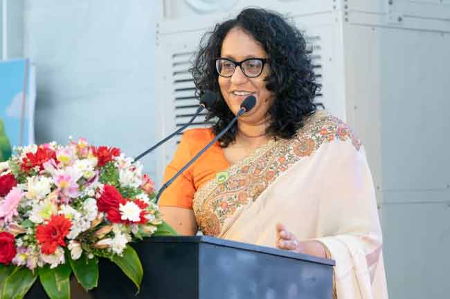 වීදි සතුන්ගේ ජීවිත සුරැකීම සැමගේ වගකීමක් බව අග්‍රාමාත්‍යවරිය කියයි 