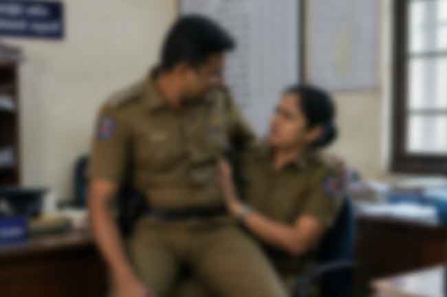WPC ගේ උකුළේ වාඩි වූ PC ගේ වැඩ තහනම්