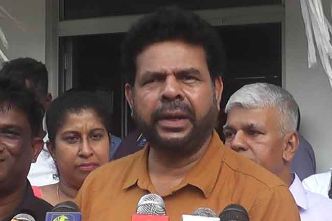 තව කීදෙනෙකුට සියදිවි නසාගන්න වෙයිද දන්නෑ - කෘෂි නි. ඇමති නාමල් 