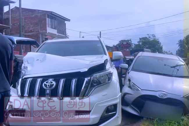 දෙදෙනෙකු රෝහලට යැවූ බිහිසුණු අනතුර