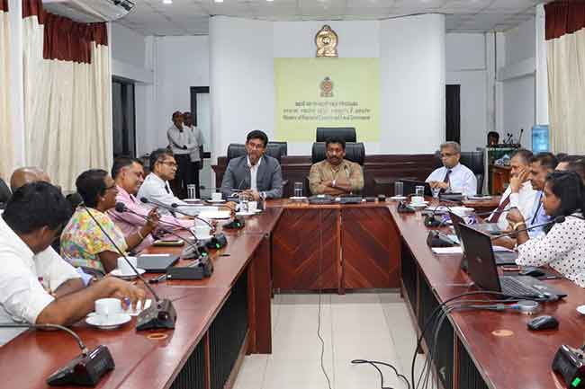 රාජ්‍ය සේවය ඩිජිටල්කරණය සහ කාර්යක්ෂම මහජන සේවාවක් කිරීම සඳහා විශේෂ සාකච්ඡාවක්