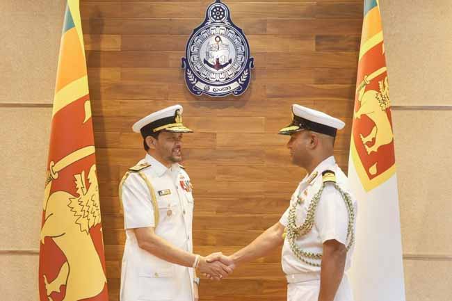 නාවික හමුදාපති හා ඉන්දීය මහ කොමසාරිස් කාර්යාලයේ ආරක්‍ෂක උපදේශක අතර හමුවක්