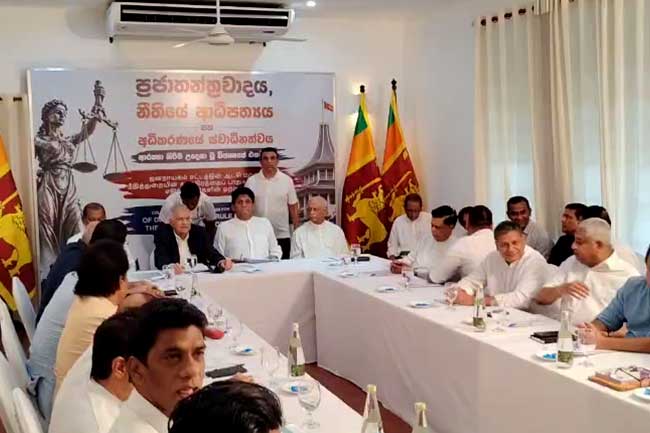 විපක්ෂයේ නියෝජිතයින්ගේ විශේෂ සාකච්ඡාව ඇරඹේ
