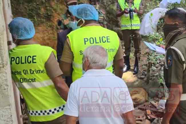 නිවසක නාන කාමරයක තිබී නරක් වූ  පිරිමි මළ සිරුරක් හමුවෙයි