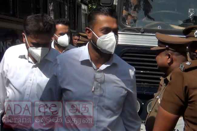 රඛිත, චරිත් ඇතුළු තිදෙනා අධිකරණයට රැගෙන එයි