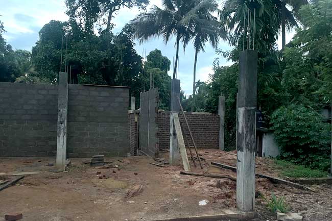අතරමඟ නැවතුණු නිවාස ව්‍යාපෘති සම්පූර්ණ කිරීමට 2027 අයවැයෙන් ප්‍රතිපාදන