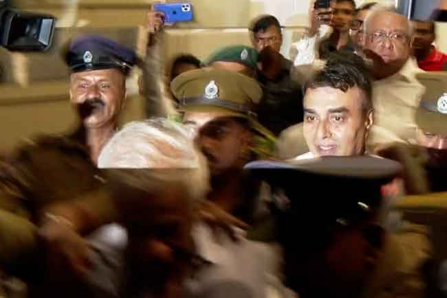 පූජිත් සහ හේමසිරි බන්ධනාගාරයට රැගෙන යයි