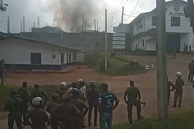මහර බන්ධනාගාරයේ නොසන්සුන්තාවයෙන් 5ක් රෝහලට