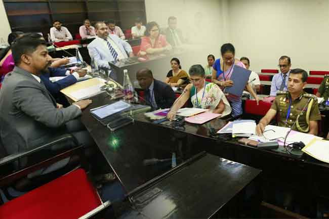 බන්ධනාගාර තදබදය අවම කිරීමේ ක්‍රමානුකූල වැඩපිළිවෙලක් ගැන සාකච්ඡාවක්
