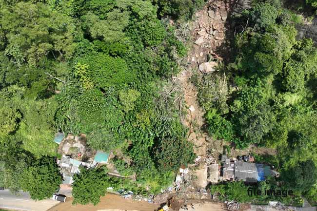 කඩුගන්නාව - ගනේතැන්න අතර මාර්ගය වසා දමයි
