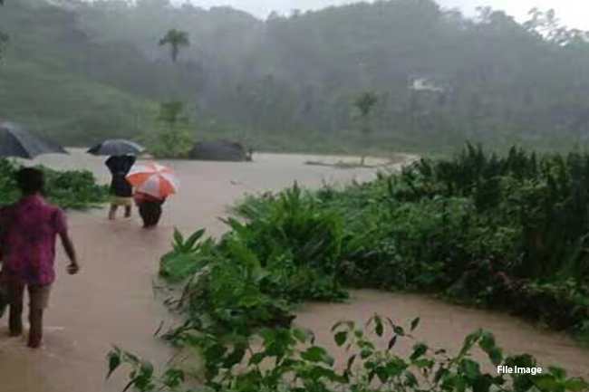 රත්නපුර දිස්ත්‍රික්කයේ ප්‍රදේශ කිහිපයකට සුළු ගංවතුර අවදානමක්