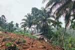 නිවසක් මතට පස් කන්දක් කඩා වැටී සිව්දෙනෙකු අතුරුදන් වෙයි