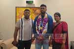ලක්මව රනින් සැරසූ රුමේෂ් තරංග දිවයිනට