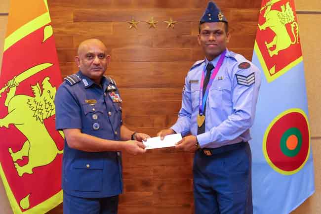 රුමේෂ් තරංගට ගුවන් හමුදාවෙන් උසස්වීමක්