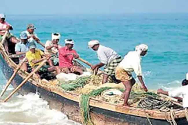 පුත්තලම සිට හම්බන්තොට දක්වා පමණක් ධීවර කටයුතු යළි ඇරඹීමට අවසර