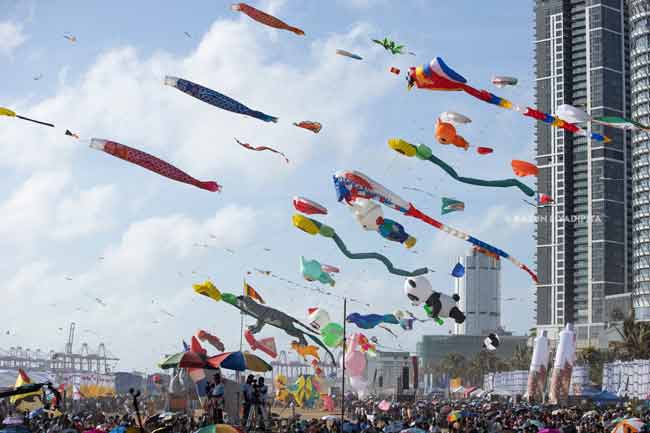 කොළඹ ජාත්‍යන්තර සරුංගල් සැණකෙළියට පොලීසියෙන් 1000ක්