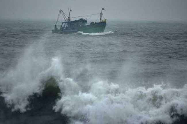 නැවත දැනුම්දෙනතුරු මුහුදු නොයන ලෙස ධීවරයින්ට අනතුරු ඇඟවීමක් 