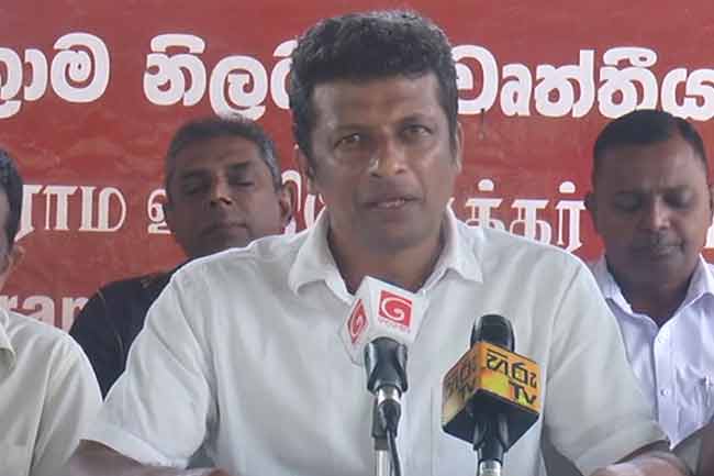 දිවයින පුරා ග්‍රාම නිලධාරීන් වෘත්තීය ක්‍රියාමාර්ගයක 