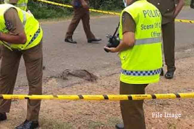 බෑනාගේ තියුණු ආයුධ පහරින් මාමණ්ඩිය ජීවිතක්ෂයට
