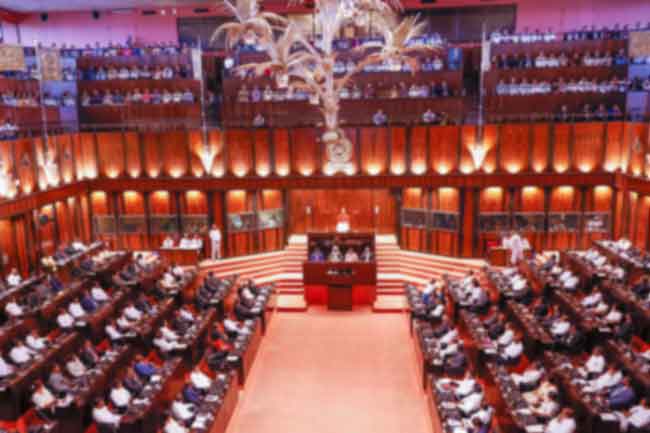 පාර්ලිමේන්තු මන්ත්‍රීවරුන්ගේ වැටුප් වැඩිවුණාද - ඇමතිගෙන් පිළිතුරක්
