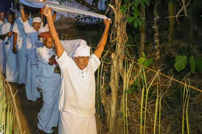 මහනුවර ඇසළ පෙරහැර මංගල්‍යයේ කප් සිටුවීම හෙට පෙරවරුවේ