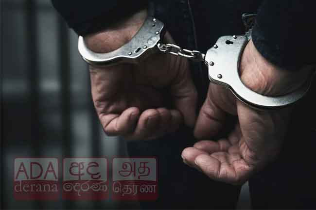 නීතිවිරෝධී මත්පැන් බෝතල් 200ක් සමඟ පුද්ගලයෙක් මාට්ටු