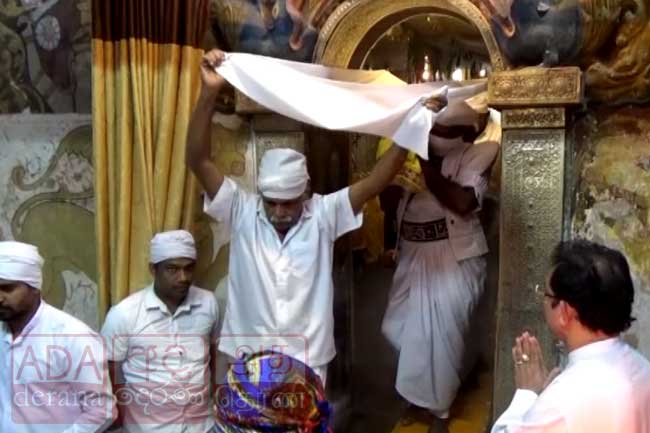 මහනුවර ඇසළ පෙරහැරේ කප් සිටුවයි
