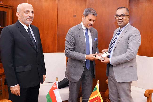 ශ්‍රී ලංකාවේ ආයෝජන අවස්ථා පිළිබඳ ඇමති අනිල් ජයන්ත ඕමාන නියෝජිතයන් සමඟ සාකච්ඡාවක