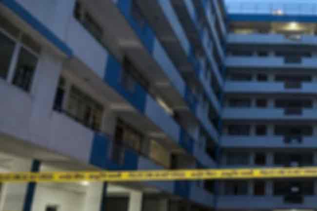 මහල් නිවාසයකින් ඇදවැටී දරුවෙකු මරුට