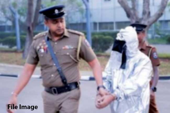 රතු නිවේදන නිකුත් කර තිබූ සමිත්පුර චතු දිවයිනට රැගෙන එයි