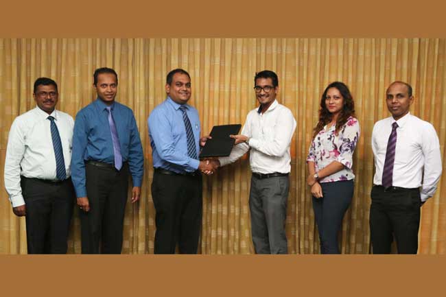 WEBXPAY மூலம் இலங்கை வர்த்தகர்களுக்கு இணைய வழி விற்பனை அலைவரிசைகளை வழங்கவுள்ள கொமர்ஷல் வங்கி