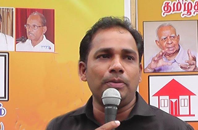 மாற்று சமுகத்துக்கு காணிகளை விற்றவர்கள் வாக்கு கேட்டு வருகிறார்கள்