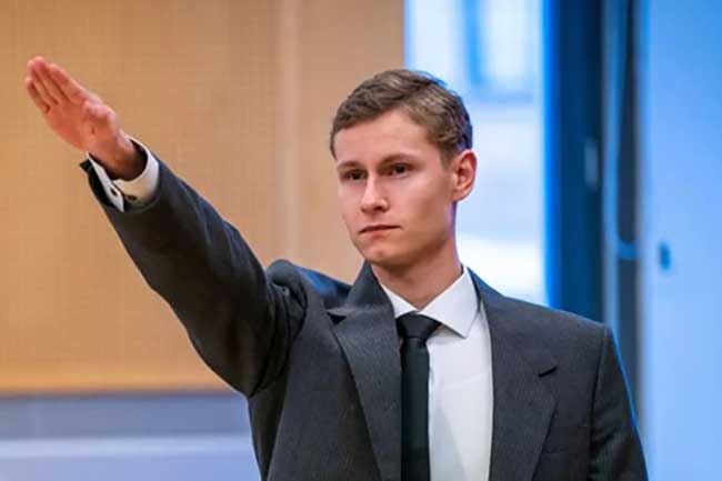 மசூதியில் தாக்குதல் நடத்தியவருக்கு 21 ஆண்டு சிறை 