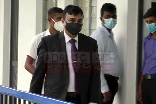 புலனாய்வு பிரிவுக்கு தெரியாமல் குண்டுகள் வெடித்ததா?