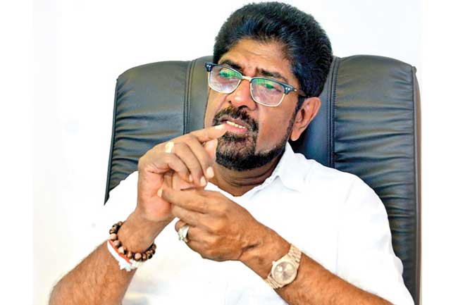  தமிழ் ஊடகவியலாளர்களின்  தேவைகளை ஆராய   அமைச்சர் வடக்கிற்கு விஜயம் 