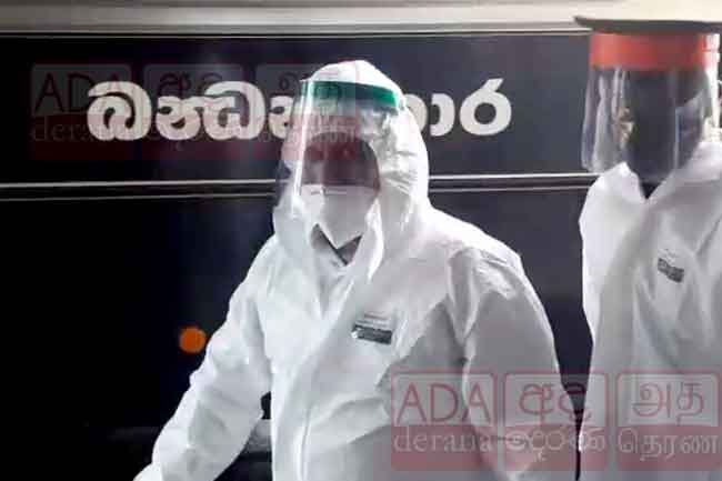 பாதுகாப்பு அங்கி அணிந்து பாராளுமன்றம் வந்த ரிஷாட்!