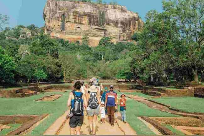 வௌிநாட்டு சுற்றுலாப் பயணிகளின் எண்ணிக்கையில் அதிகரிப்பு