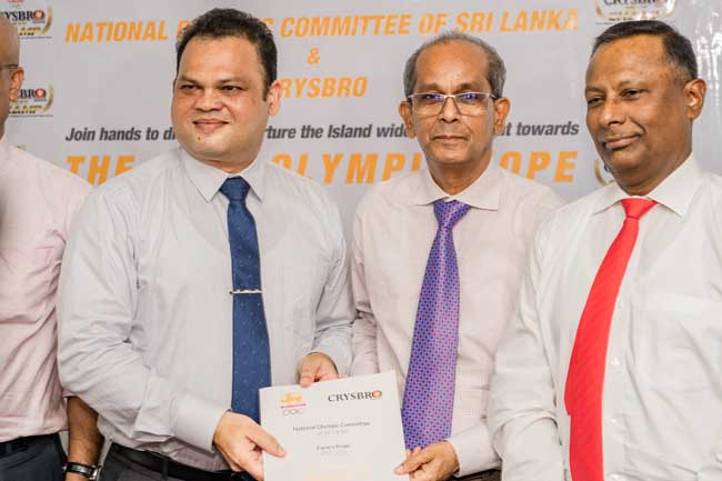 டோக்கியோ ஒலிம்பிக் போட்டிக்கு வாய்ப்பு கிட்டியுள்ள மில்கா டி சில்வாவிற்கு வாழ்த்து தெரிவிக்கும் கிரிஸ்புரோ