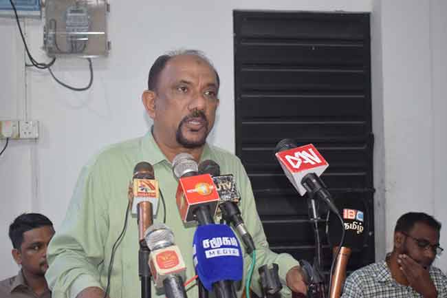 முஸ்லிம் அரசியல் நாறிப்போய்க் கிடக்கின்றது