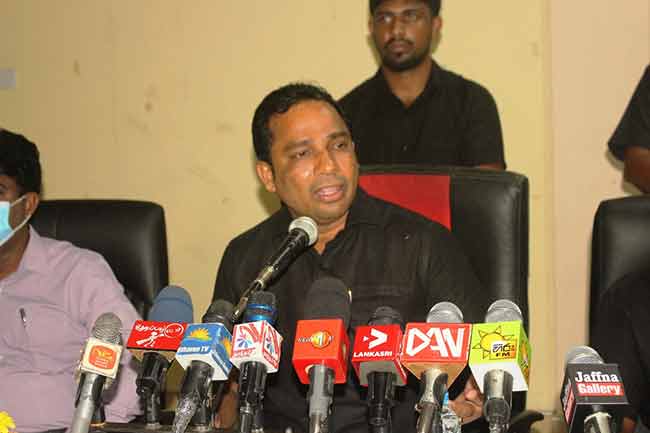 இன்னுமொரு இனத்தின் எந்த கோரிக்கையினையும் தட்டிப் பறிக்கவில்லை