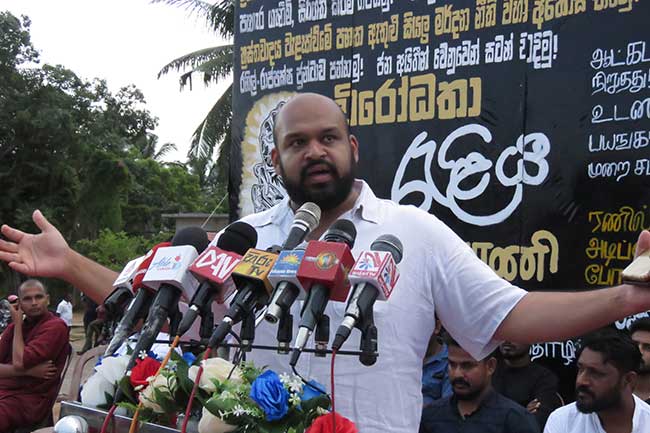 கோட்டா, மகிந்த, பசில் ஆகியோருக்கு புனர்வாழ்வு அளிக்க வேண்டும்