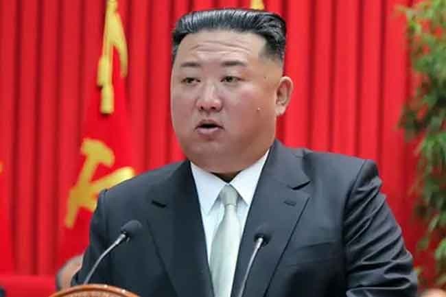 அணு ஆயுதத் தாக்குதல் நடத்துவதாக  கிம் ஜாங் அறிவிப்பு!
