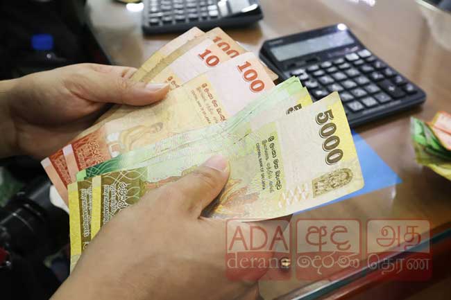 இலங்கையின் வறுமை நிலை குறித்து வௌியிடப்பட்டுள்ள அதிர்ச்சி அறிக்கை